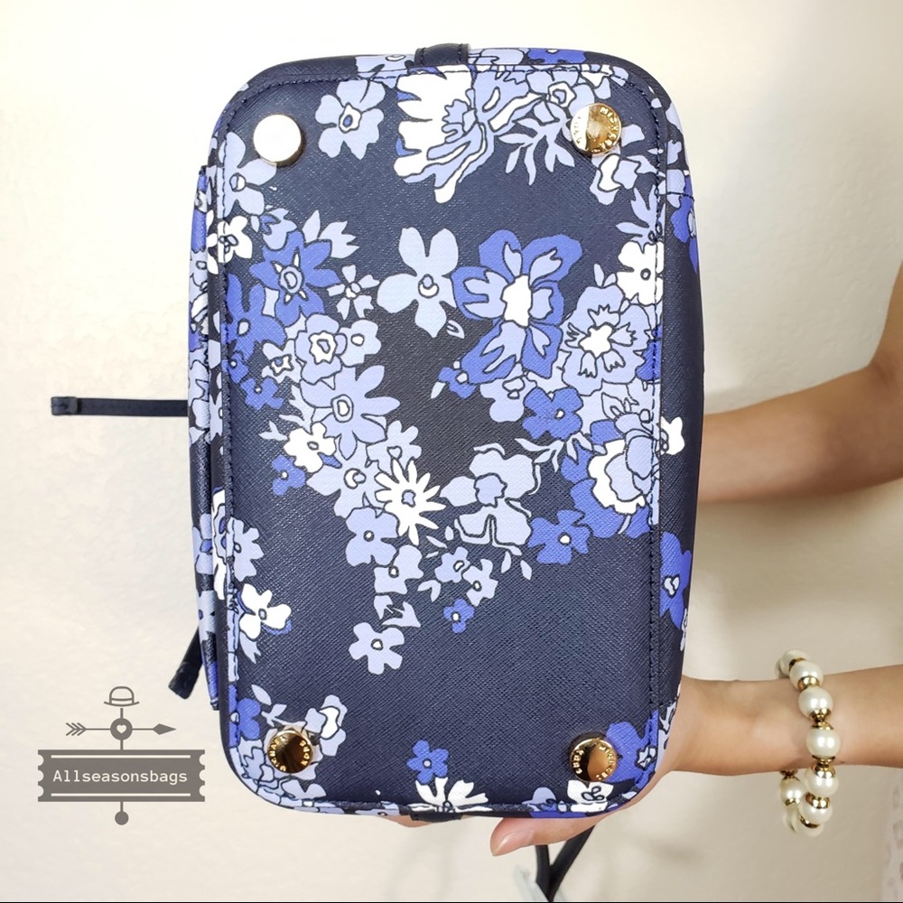 NWT Michael Kors Greenwich bucket navy crossbody - Picture 6 of 8